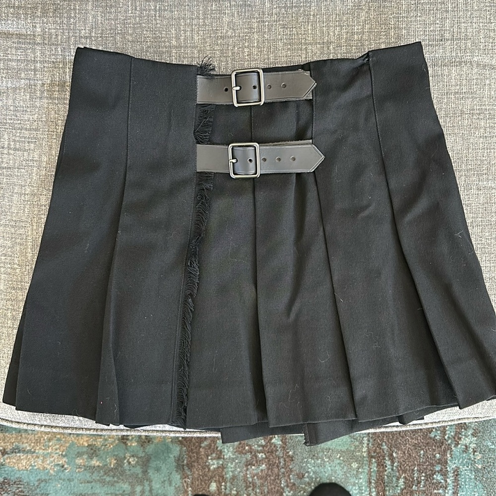 Burberry mini skirt, black size 6, 100% wool
